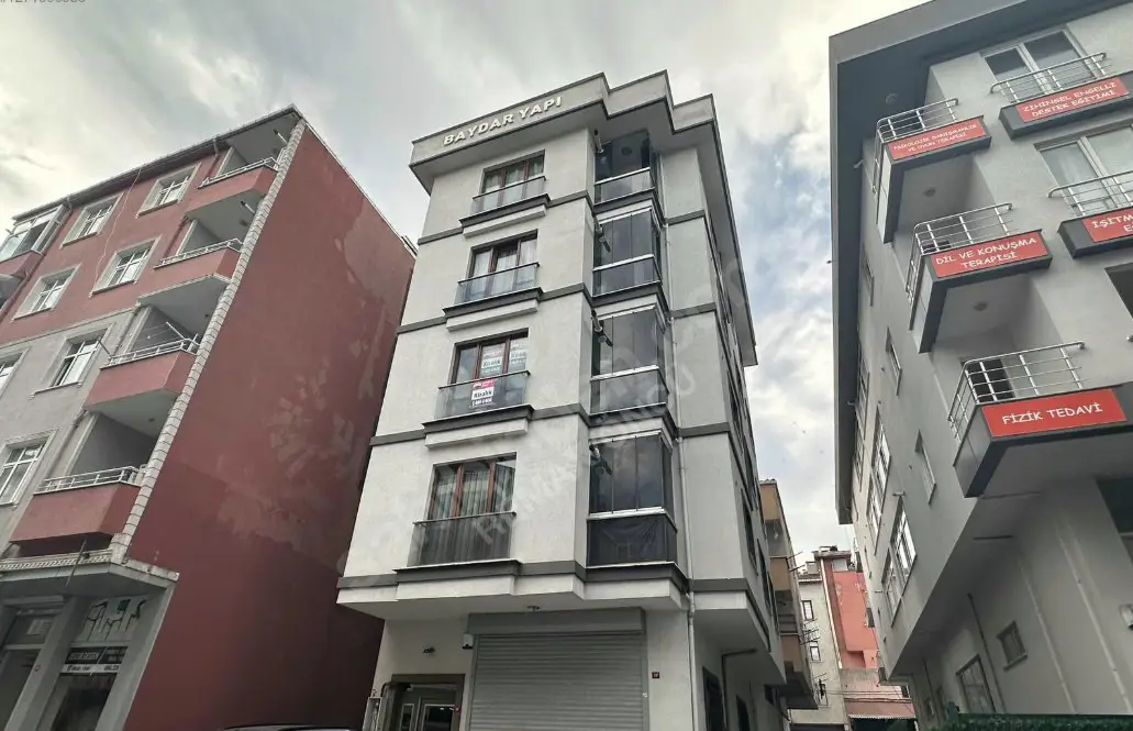 REMAX ÖNCÜ ALTINŞEHIR MH. METROYA YÜRÜME KIRALIK 2+1 DAIRE