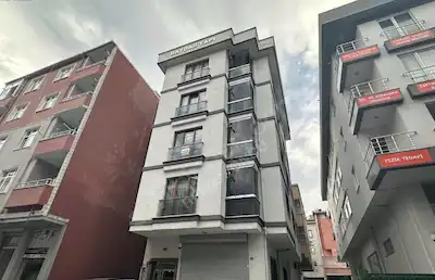 REMAX ÖNCÜ ALTINŞEHIR MH. METROYA YÜRÜME KIRALIK 2+1 DAIRE