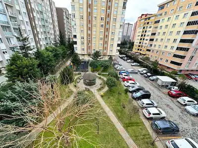 METROBÜSE YAKIN SİTE İÇERİSNDE SATILIK 3+1 DAİRE