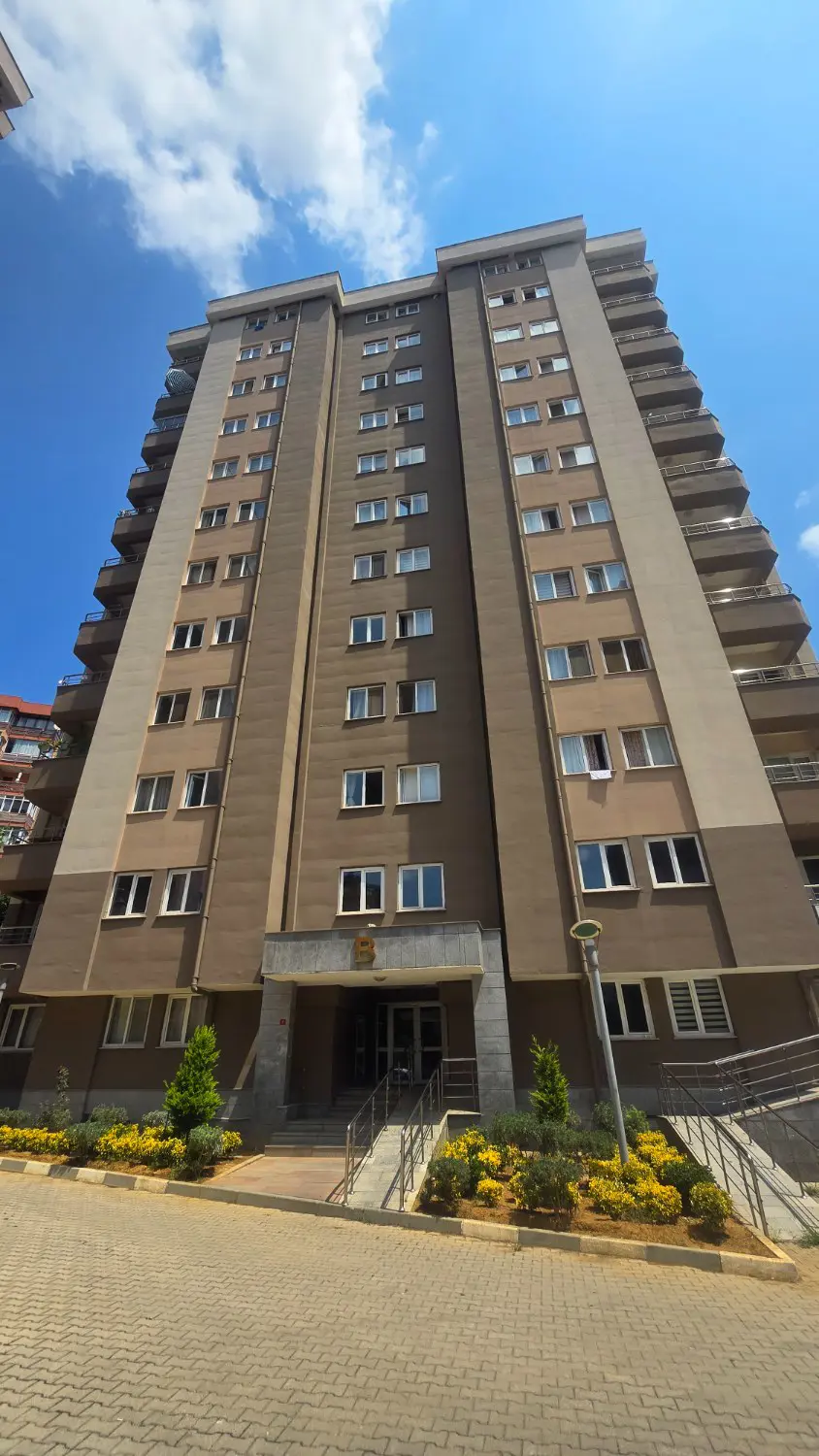KOZYATAĞI BAYAR 7/24 GÜVENLİKLİ SİTE METROYA 300 MT 3 ODA 1SALON