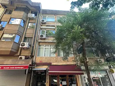KADIKÖY FENERBAHÇE'DE 1+1 KİRALIK DAİRE (İŞ YERİ VE KONUTA UYGUN)