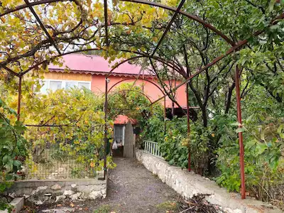 REMAX TOROS'TAN ERDEMLİ SORGUN’DA 2 KATLI, EŞYALI 2+1 MÜSTAKİL EV