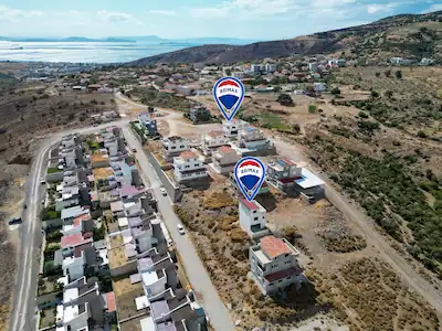 İZMİR DİKİLİ’DE TAPULU ARSA ÜZERİNDE 3 KATLI 3+1 İNŞA HALİNDE VİLLA