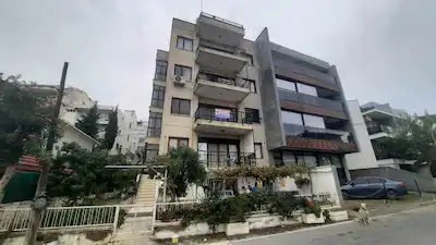 TÜRKMEN MAHALLESİNDE DENİZ MANZARALI SATILIK 3+1 DAİRE