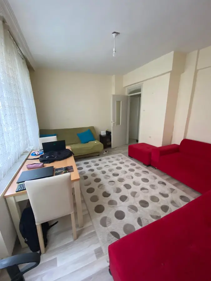 GAZİ CADDESİNE YAKIN SATILIK 2+1