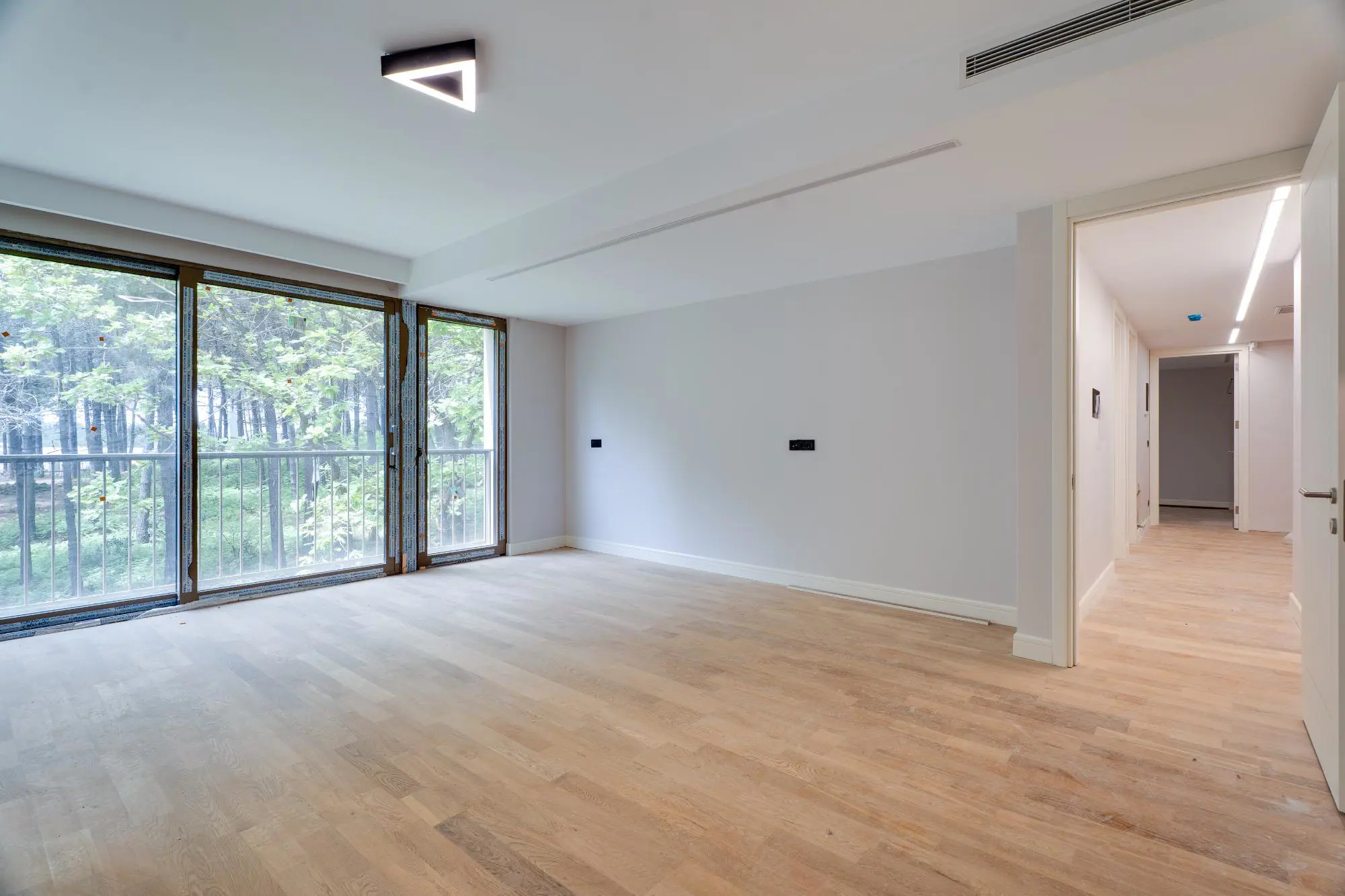 ÇEKEKÖYDE ORMAN CEPHELİ 6+2 SATILIK TRİPLEX