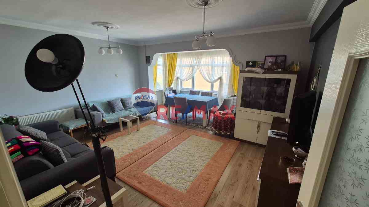 İÇERENKÖY PAŞABAHÇE SİTESİNDE 3+1 SATILIK DAİRE