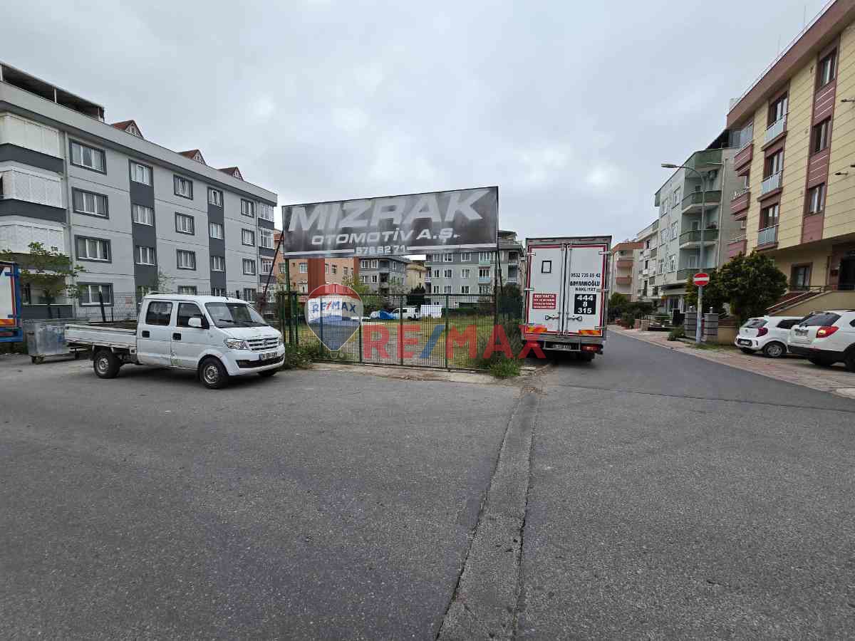 REMAX'DAN ATAŞEHİR İNÖNÜ ALPKAYA CAD. KONUT İMARLI 450 M² ARSA