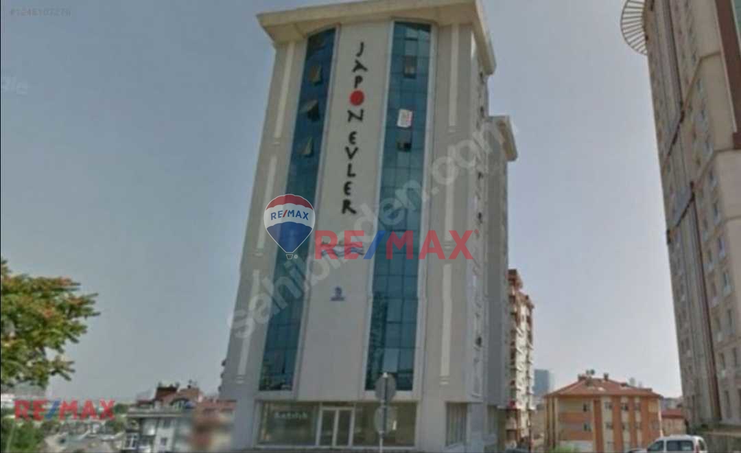 ATAŞEHİR JAPON EVLERİ SİTESİNDE 1+0 EŞYALI SATILIK DAİRE