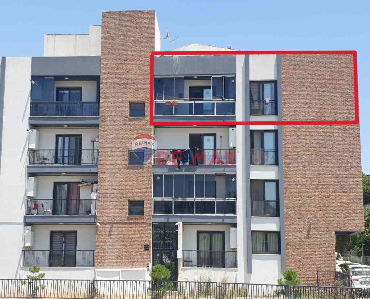 BUCA AKINCILAR'DA İZBAN'A YAKIN ASANSÖRLÜ 2+1 DAİRE