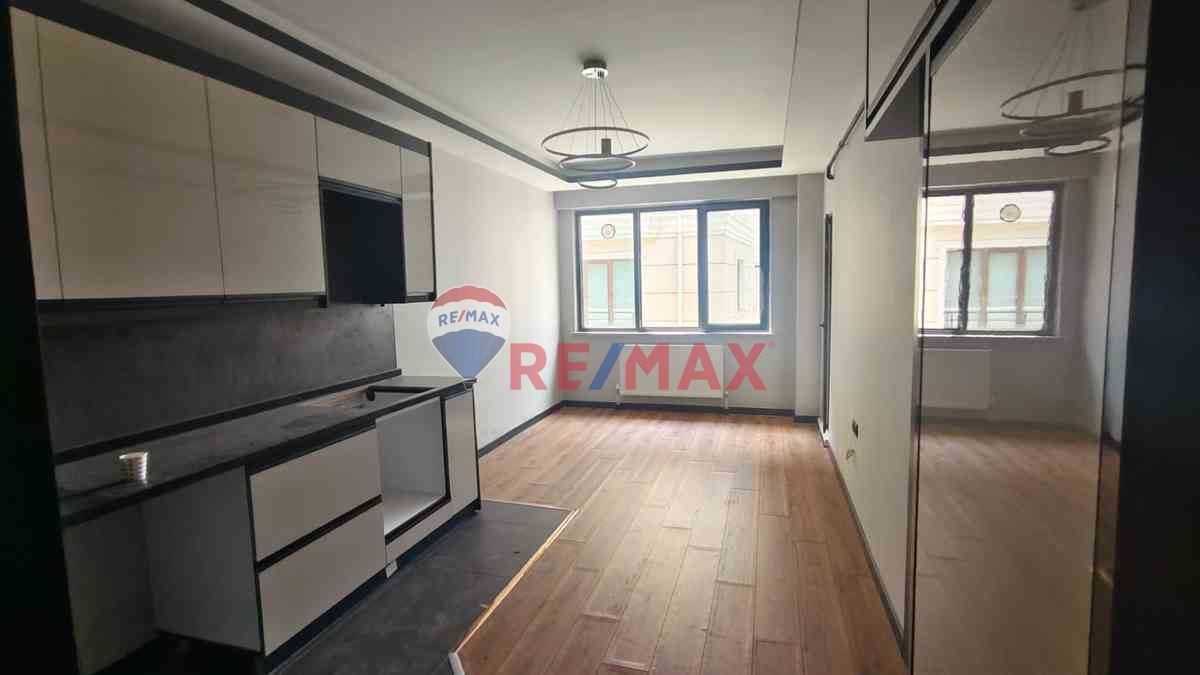 REMAXLAND' DAN TİTANİC SİTESİNDE LÜKS KİRALIK 1+1 DAİRE 