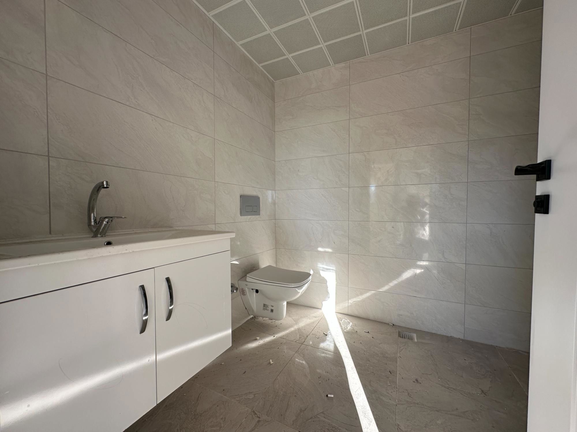 REMAX CENTRAL'DAN TUZLUGÖL'DE CAM BALKONLU 4+1 ULTRA LÜX KİRALIK