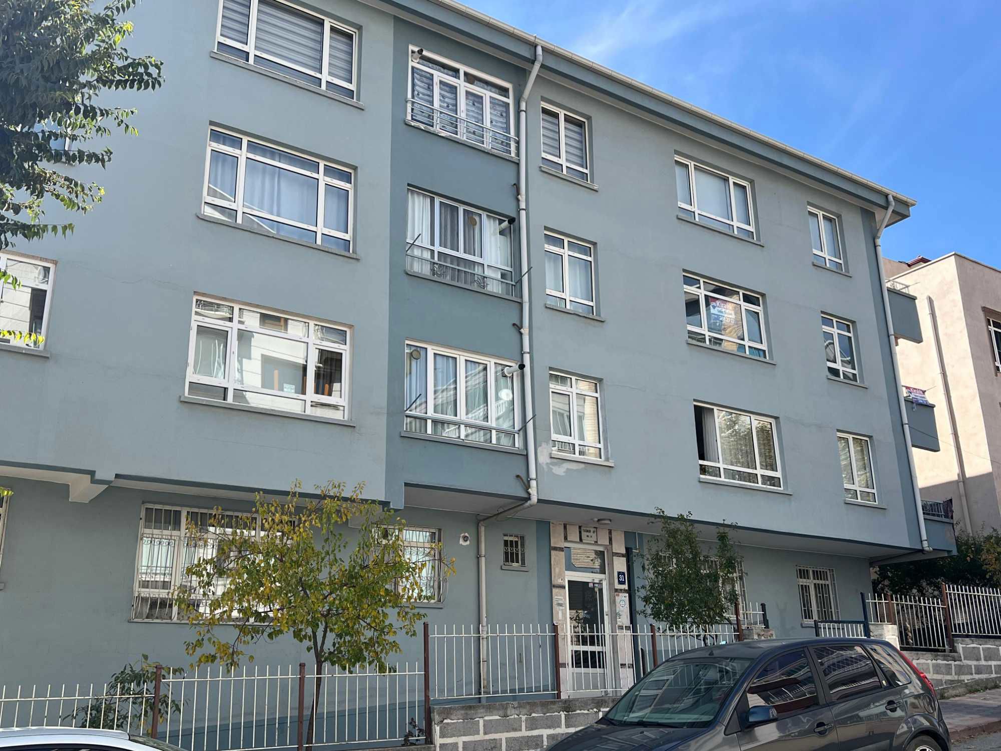 **ETLİK AŞAĞI EĞLENCE MERKEZE YAKIN ARA KAT 3+1 KİRALIK DAİRE**