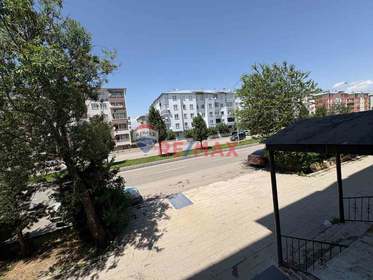 REMAX İLKE'DEN ÖMER NASUHİ BİLMEN MAH. 3+1 KİRALIK DAİRE