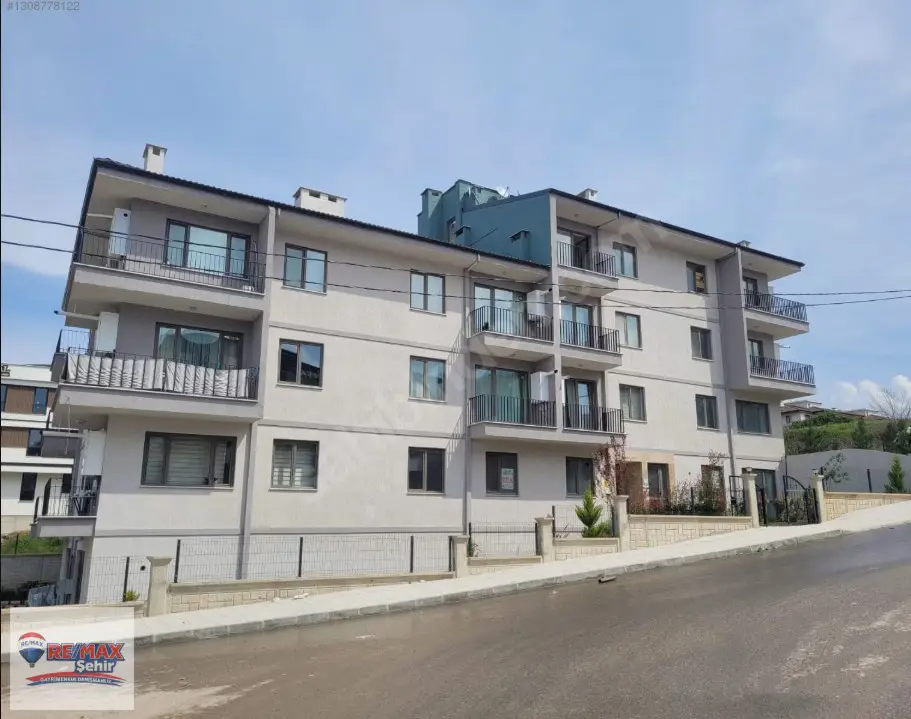 YALOVA MERKEZ GOP. MAHALESİNDE SATILIK SIFIR 1+1 DAİRE