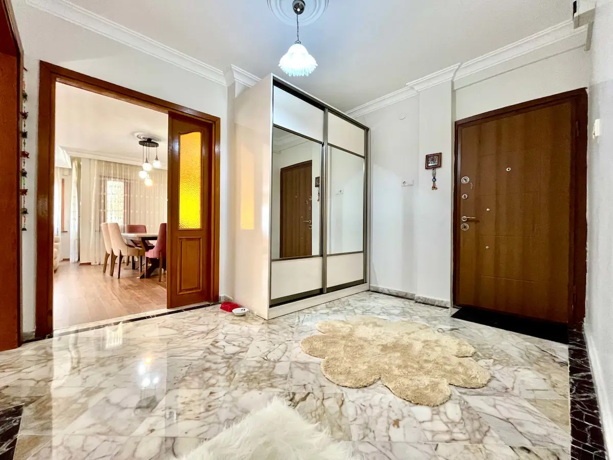 FLORYA'NIN PRESTİJLİ LOKASYONUNDA 242 M² ARSA PAYLI SATILIK 5+1 3