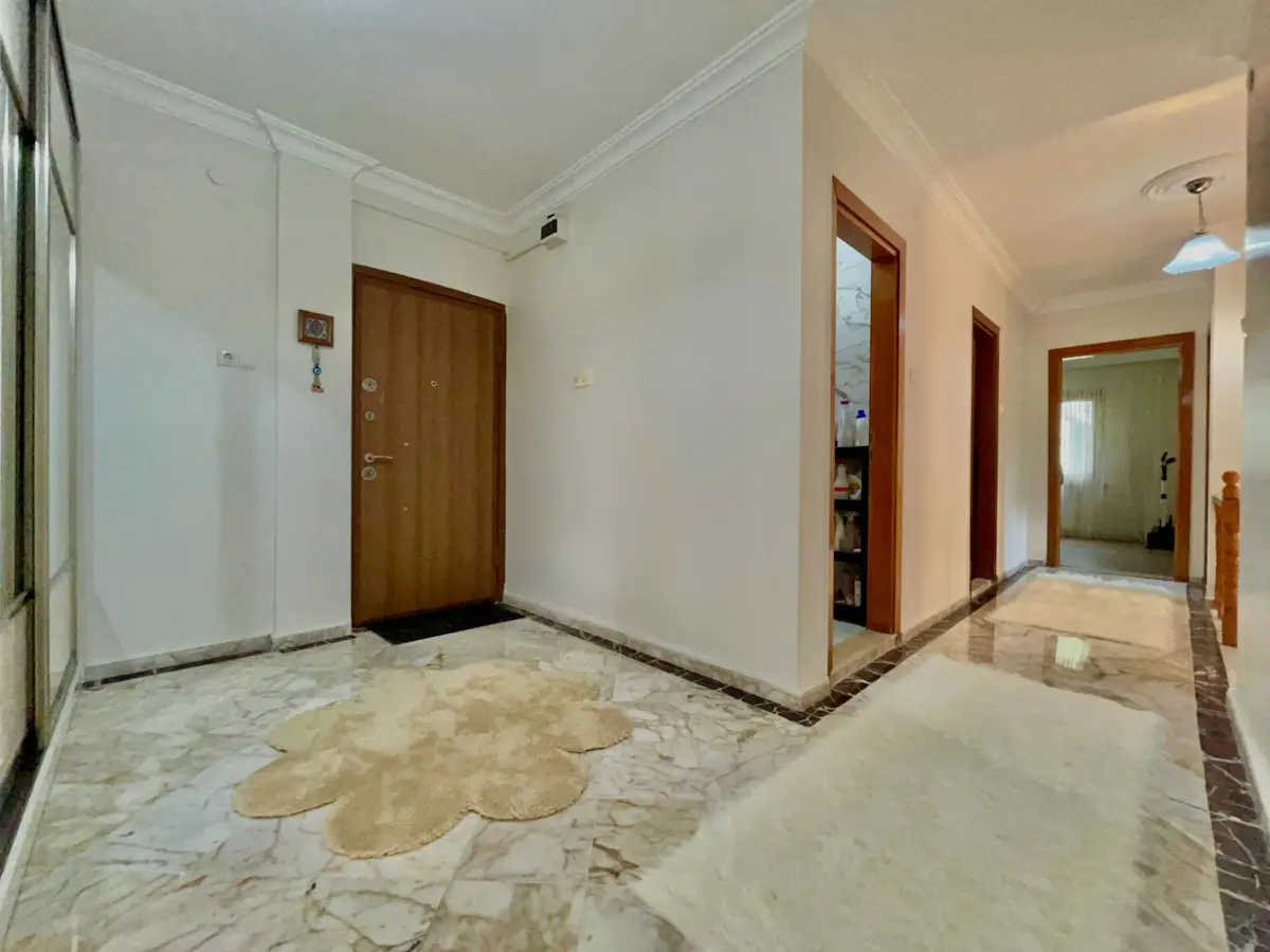 FLORYA'NIN PRESTİJLİ LOKASYONUNDA 242 M² ARSA PAYLI SATILIK 5+1 2