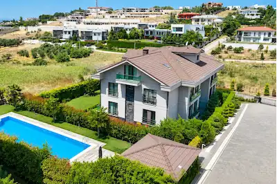 REMAX BEYAZ BURSA MUDANYA ÇAĞRIŞAN MAHALLESİ GLORIUM BUTİK SİTESİNDE SATILIK 5+1 DUBLEKS