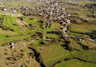 KANDIRA AKÇAOVA KÖY İÇİ İMARINDA 2834 M2 SATILIK KONUT ARSASI