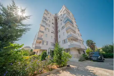 LARA GÜZELOBA'DA, DENİZE YAKLAŞIK 350 METRE MESAFEDE GENİŞ 3+1 DAİRE