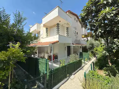 KUŞADASI SOĞUCAK MAHALLESI SATILIK YAZLIK