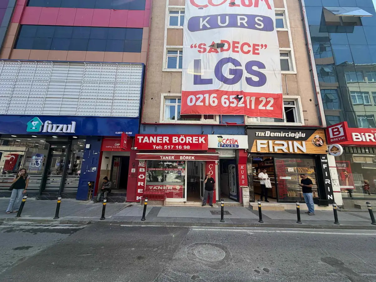 KARTAL MEYDAN'DA SATILIK KIRACILI DÜKKAN 210 M2