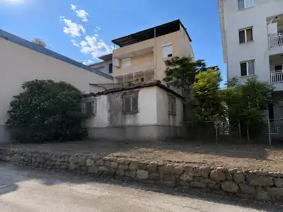 ÇİĞLİ GÜZELTEPE’DE MÜSTAKİL TAPULU SATILIK ARSA