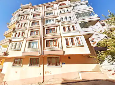 18 BİNTL KİRACILI KAT KONUMUNDA SATILIK BALKONLU Y.GİRİŞ 2+1 DAİRE