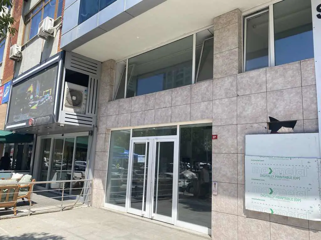 ATAŞEHİR KÜÇÜKBAKKALKÖY’DE KAYIŞDAĞI CADDESİ – FEVZİPAŞA CADDESİ KESİŞİMİNDE 650 M² KİRALIK İŞYERİ