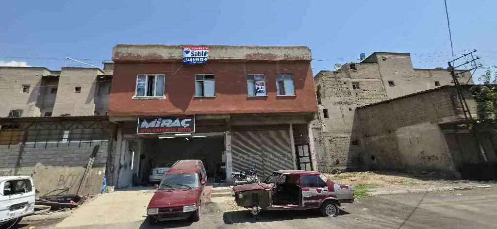 REMAX EDE'DEN ESKI SANAYI SITESINDE KOMPLE SATILIK BINA