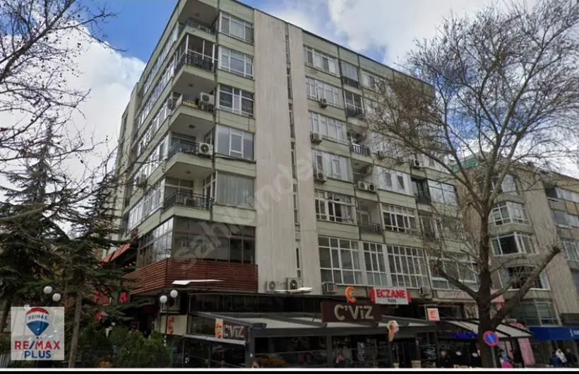 TUNALI HILMI CADDESI KUĞULU PARK YANI GENIŞ KIRALIK OFIS