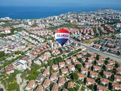 KADINLAR DENİZİNDE HAVUZLU TURİZM İŞLETMESİNE UYGUN ÖZEL MÜLK