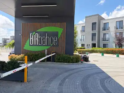 ÇEKMEKÖY NIŞANTEPE BIRBAHÇE EVLERI'NDE TERASLI SATILIK 3+1 DAIRE