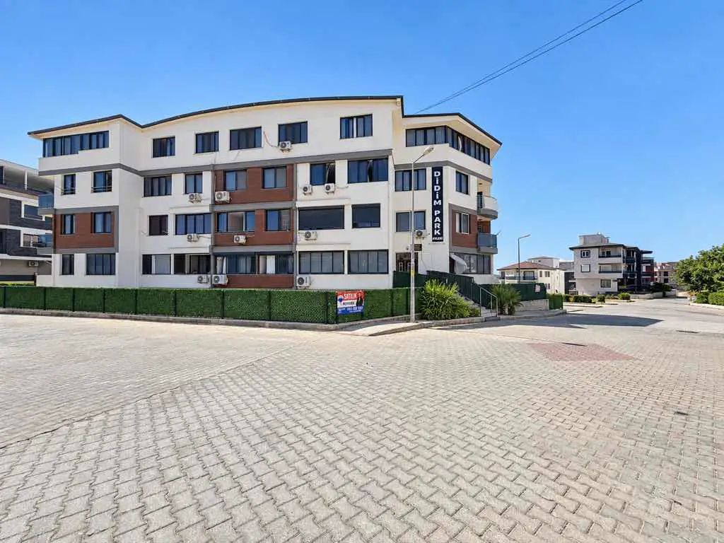 DİDİM HİSAR MAHALLESİ’NDE HAVUZLU SİTEDE 1+1 EŞYALI SATILIK DAİRE