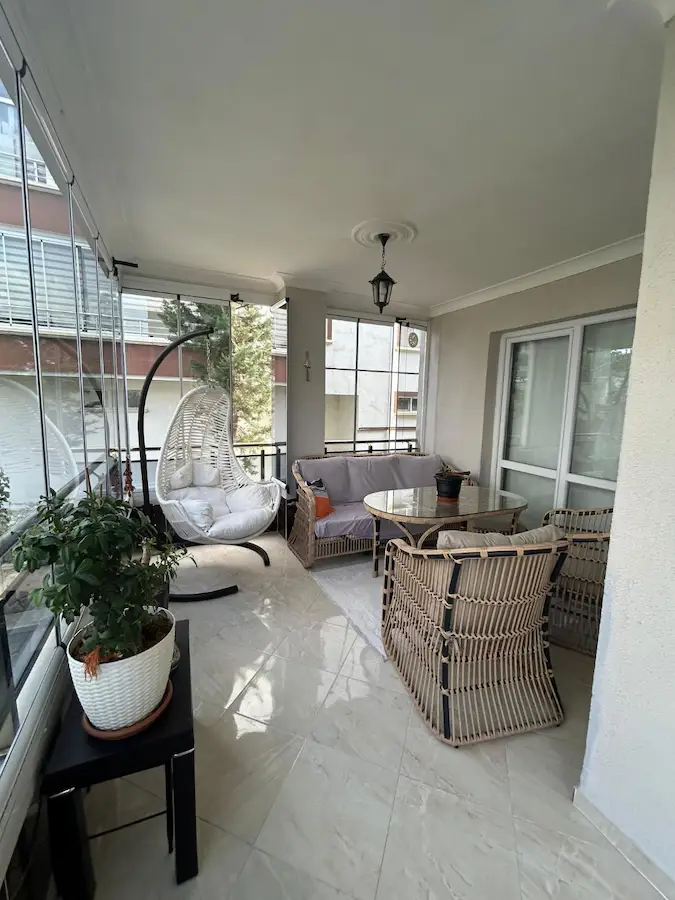 KÜRŞAT CD. DE YAPILI ARA KAT SATILIK 3+1 DAİRE
