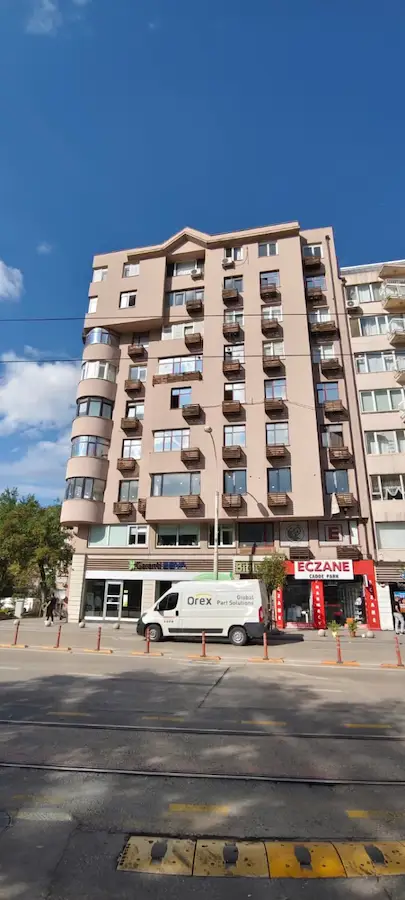 ALTIPARMAK'TA 170 M² 6+1 KİRALIK OFİS AYSUN YAVUZ'DAN