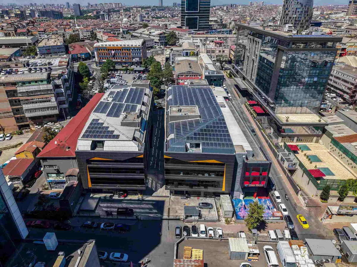 BAYRAMPAŞA'DA SATILIK SIFIR 12.108 M² KOMPLE TICARI BINA I DEPO 2
