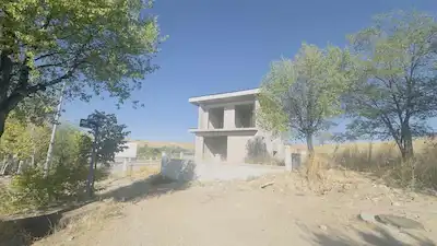 ŞEHİTALİ’DE 650 M² BAHÇE İÇERİSİNDE, GENİŞ VE ÖZEL TASARIM 7+1 VİLLA