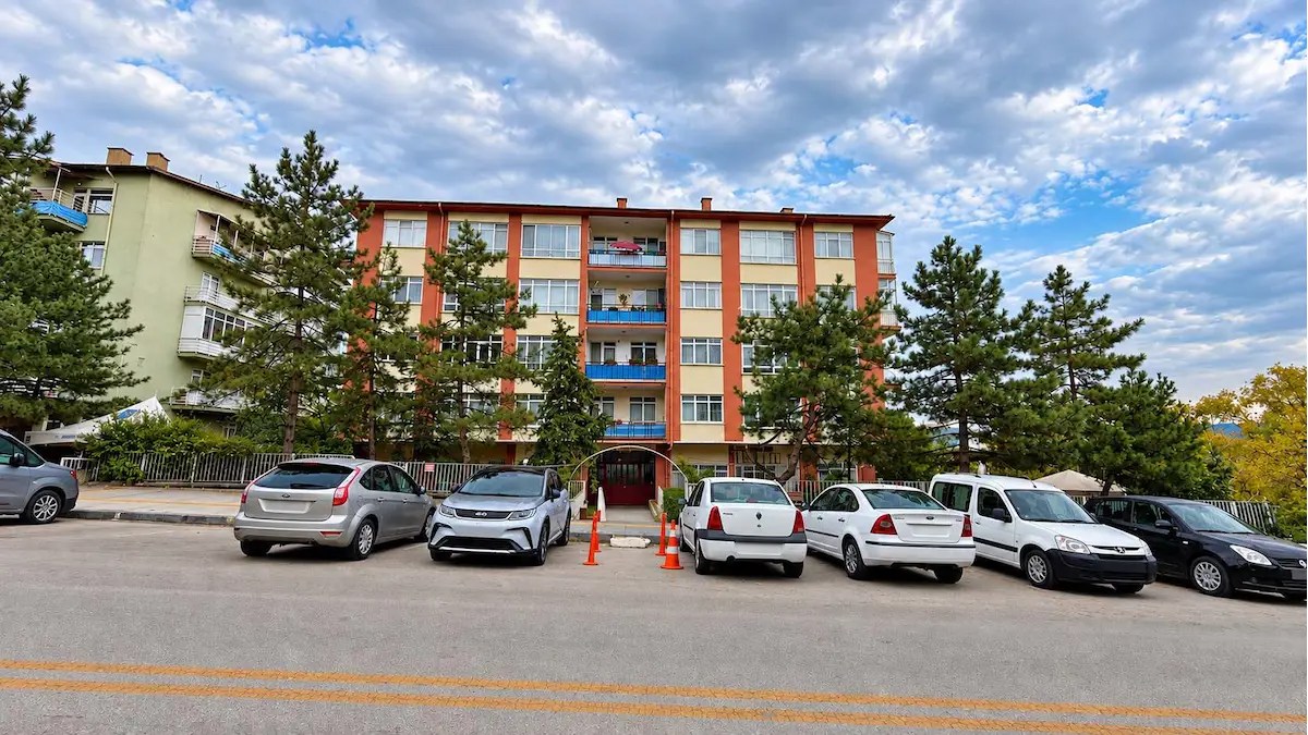 YENİMAHALLE ÇAMLICA MAH. KENTSEL DÖNÜŞÜME UYGUN SATILIK 3+1 DAİRE