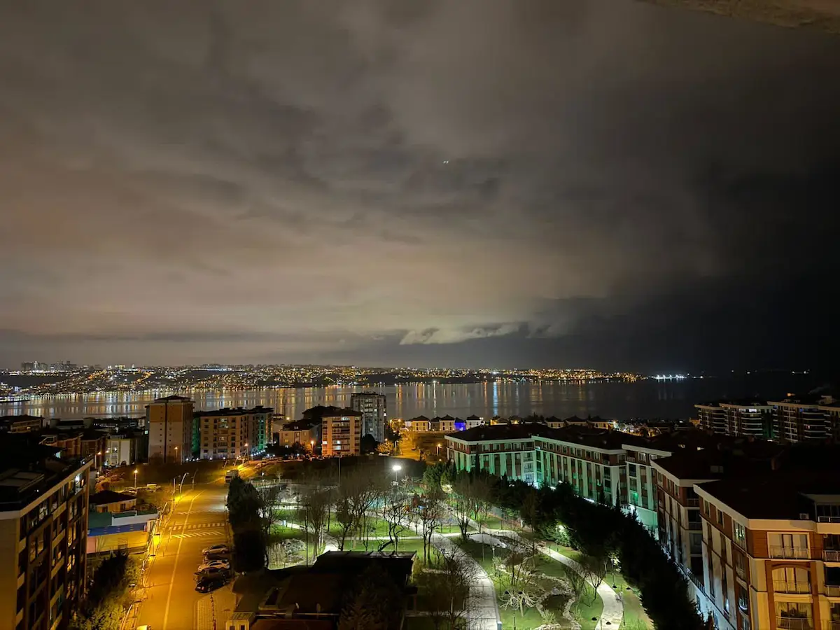 REMAX LOTUS'TAN AY IŞIĞI KONUTLARI’NDA 1+1 KREDİYE UYGUN DENİZ MANZARALI DAİRE