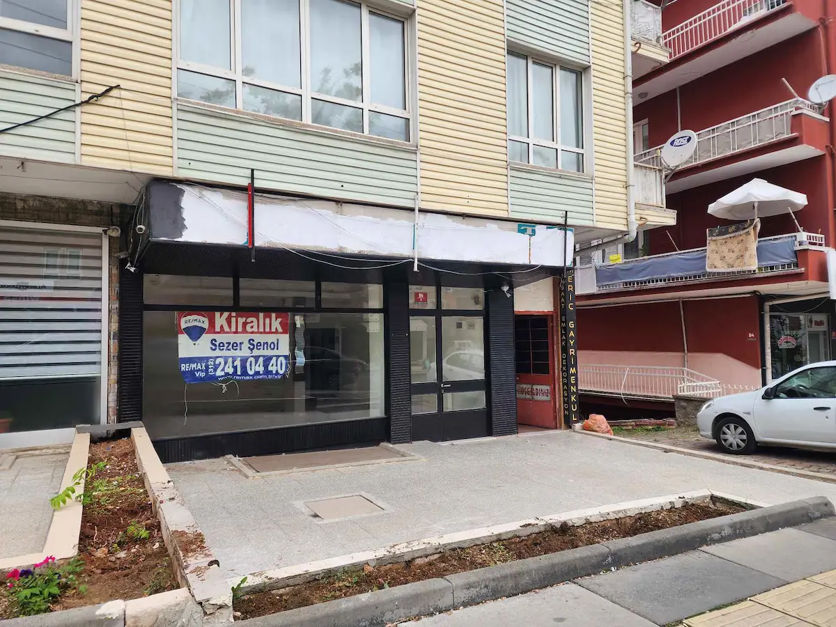 SOKULLU MEHMET PAŞA CADDESI ÜSTÜNDE KIRALIK DÜKKAN