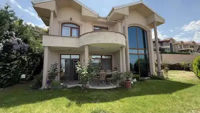 BAŞISKELE YEŞILKENT MAHALLESI SİDELYA KONAKKLARI’NDA SATILIK 4 + 1 VILLA