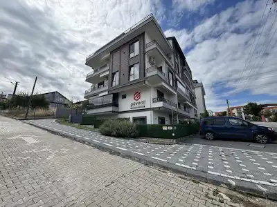 BAŞİSKELE FATİHDE SATILIK 2+1 ARAKAT