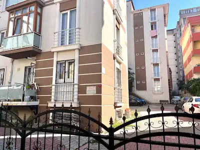 METROYA VE HAVALIMANINA YAKIN İSKANLI, KREDIYE UYGUN 2+1 DAIRE