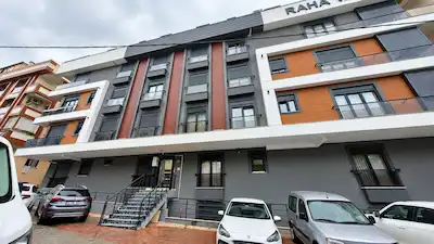 ÇEKMEKÖY MİMAR SİNAN'DA 2+1 ARAKAT KİRALIK DAİRE