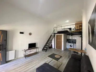 İZMİT KVS ROYAL DE MÜSTAKİL GİRİŞLİ EŞYALI LOFT 1+1