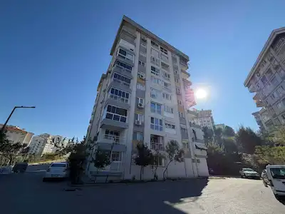 ÇİĞLİ ATATÜRK MAHALLESİNDE MANZARALI VE TADİLATLI KİRALIK 3+1