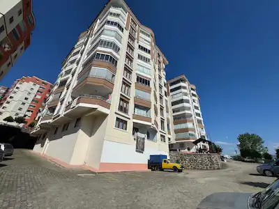 ÇUKURÇAYIR 'DA DENIZ MANZARALI MERKEZI KONUM SATILIK 3+1 DAIRE