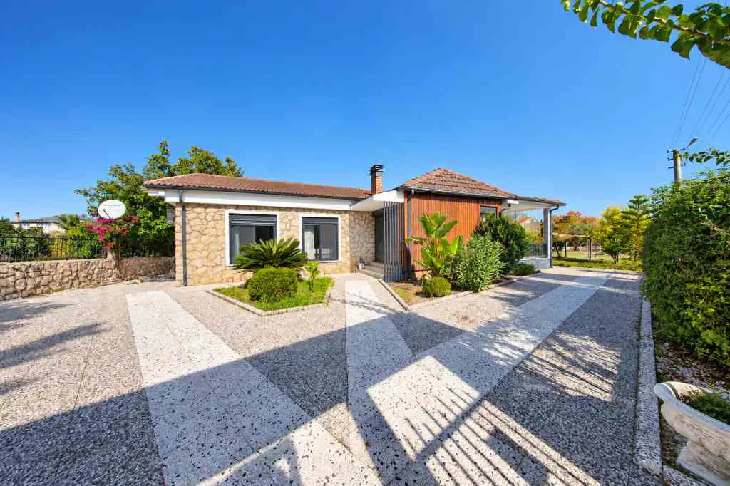 KEPEZ DUACI'DA 1.250 M² ARSALI MÜSTAKİL VİLLA