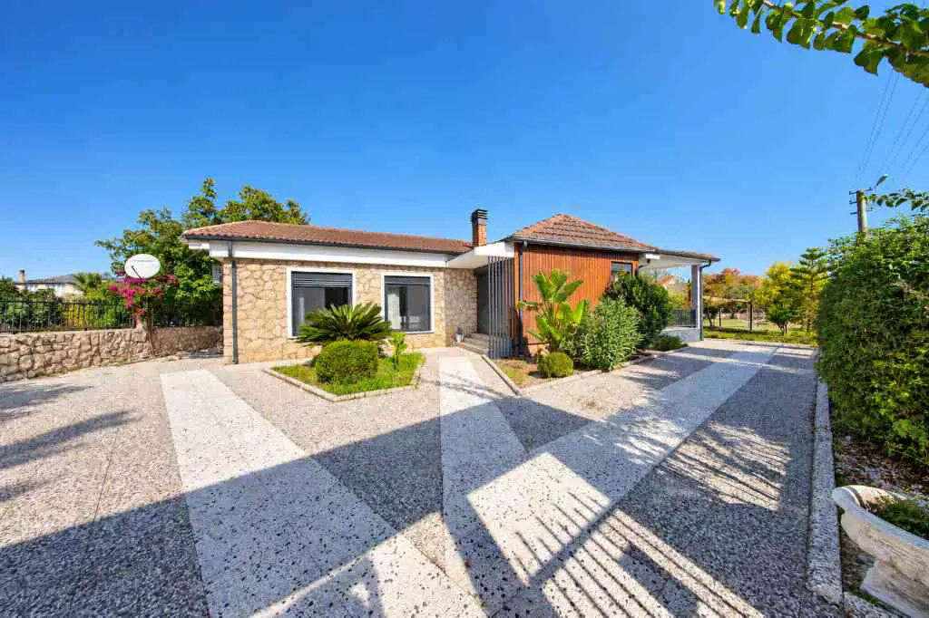 KEPEZ DUACI'DA 1.250 M² ARSALI MÜSTAKİL VİLLA